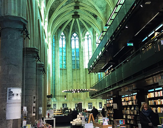 De igreja gótica a biblioteca